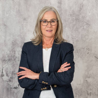 Tina Van Rooyen, Licensee
